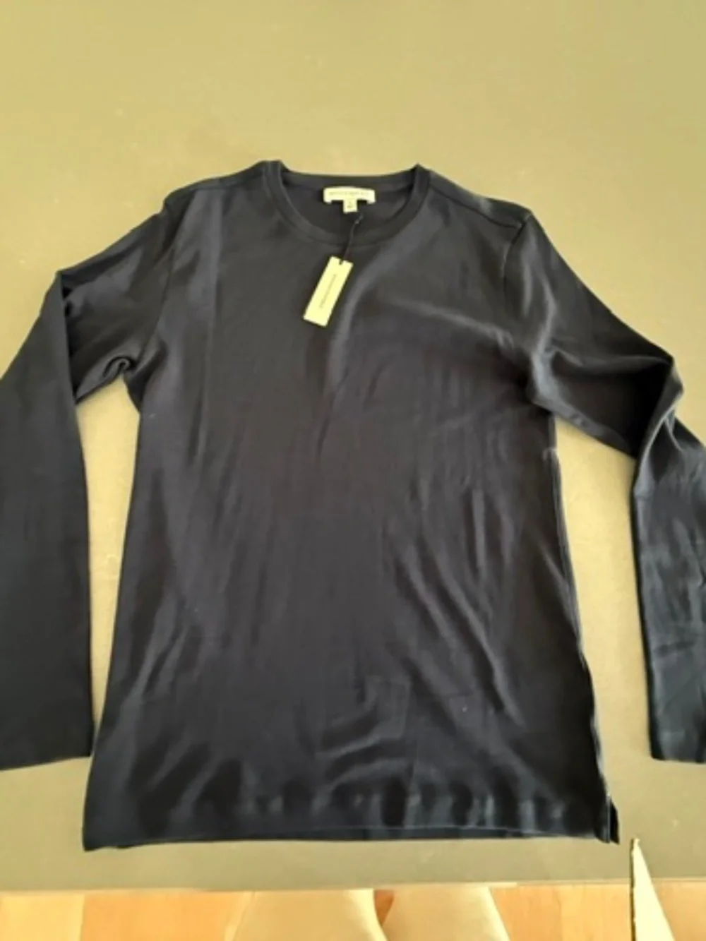 NWT- Men's Banana Republic Luxury -Touch Navy Blue Small Long Sleeve T-Shirt NEW